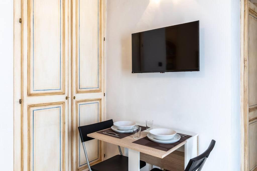شقة Colonne'S Nest - Cozy And Silent With Ac ميلان المظهر الخارجي الصورة